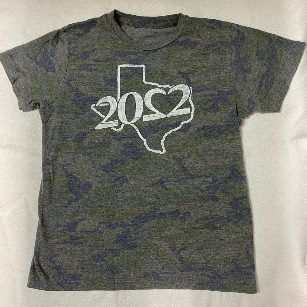 Camouflage T-Shirt with 2022 heart and Texas Print Kids youth size small 6/7